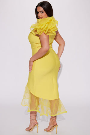 https://cdn.shopify.com/s/files/1/0293/9277/products/01-17-23Studio4_KF_AC_14-29-29_55_ZDMY094_Yellow_P_1749_PLUS_ES.jpg?v=1674522534
