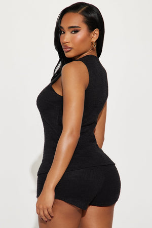 https://cdn.shopify.com/s/files/1/0293/9277/files/02-21-25_S5_10_ST9326_Black_LP_DO_10-56-47_3933_PXF.jpg?v=1740426062