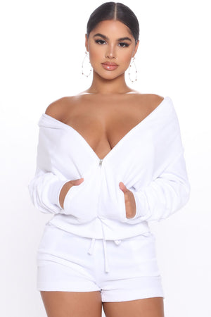 https://cdn.shopify.com/s/files/1/0293/9277/products/04-29-20_studio_4_pa_cp_14-32-02_43__7021_white_p_8437_kl.jpg?v=1703615813