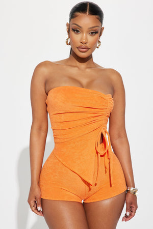 https://cdn.shopify.com/s/files/1/0293/9277/files/05-10-23Studio2_KJ_RL_11-37-57_8_YAP1827N_Orange_23303_DG.jpg?v=1684360975