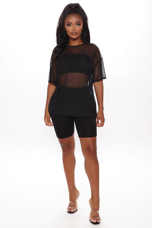 https://cdn.shopify.com/s/files/1/0293/9277/products/06-12-20Studio4_RM_BJ_11-27-00_12_AS1009_Black_RA.jpg?v=1696975906