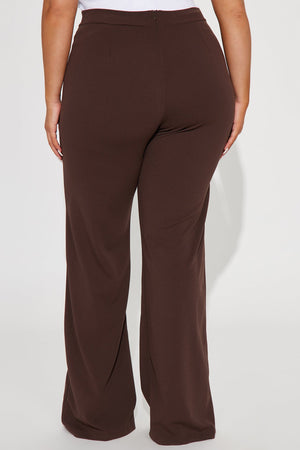 https://cdn.shopify.com/s/files/1/0293/9277/files/06-13-23Studio5_KT_SS_14-01-00_44_P9683TALL_Chocolate_P_4942_PLUS_PXF.jpg?v=1740181532