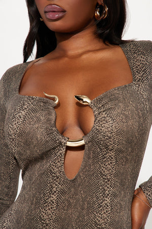 https://cdn.shopify.com/s/files/1/0293/9277/files/07-09-24_S4_38_D1605_Browncombo_TK_JS_14-28-07_PLUS_31637_PXF.jpg?v=1720734006