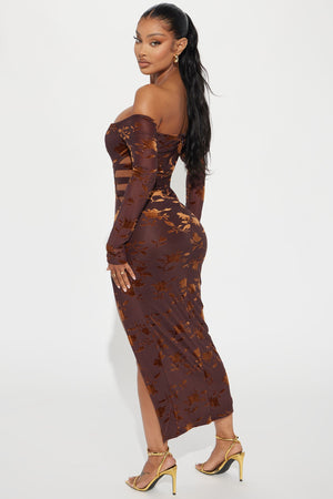 https://cdn.shopify.com/s/files/1/0293/9277/files/08-06-24_S2_2_ID64281FN_Chocolate_CXB_RL_11-59-19_10178_CM.jpg?v=1723067954