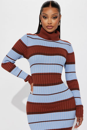 https://cdn.shopify.com/s/files/1/0293/9277/files/08-15-23Studio7_TK_RL_14-43-03_7_RDAG1880FN_Redcombo_33471_CM.jpg?v=1692650437