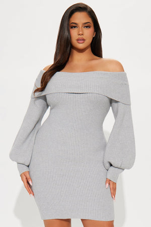 https://cdn.shopify.com/s/files/1/0293/9277/files/08-20-24_S8_52_RDAH6730FN_HeatherGrey_KT_DO_14-43-23_PLUS_11105_PXF.jpg?v=1724285415