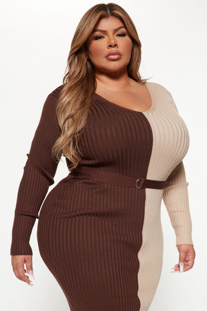 https://cdn.shopify.com/s/files/1/0293/9277/products/08-24-22Studio3_KS_DJ_10-31-18_11_RDAA6771FN_ChocolateComb0_2328_PLUS_PB.jpg?v=1661444901