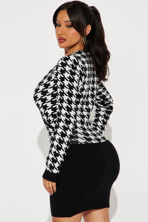 https://cdn.shopify.com/s/files/1/0293/9277/files/10-04-24_S3_50_D2770_BlackWhite_RA_DO_14-26-54_75889_MH_CM.jpg?v=1728424219