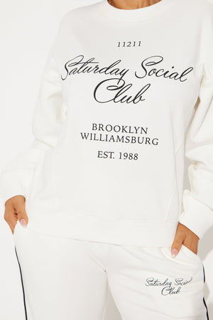 https://cdn.shopify.com/s/files/1/0293/9277/files/10-10-24_S3_46_UNWSATURDAYSOCIALSET_OffWhite_KS_DO_14-56-47_77688_MH_PXF.jpg?v=1728683505