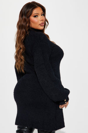 https://cdn.shopify.com/s/files/1/0293/9277/files/10-19-23Studio4_TK_DB_13-50-19_32_DXD232729_Black_1804_CM_PLUS.jpg?v=1698970607