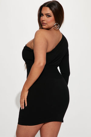 https://cdn.shopify.com/s/files/1/0293/9277/products/11-02-22Studio1_MS_AC_13-55-34_35_ZDD1589_Black_0615_PLUS_EH.jpg?v=1667496033