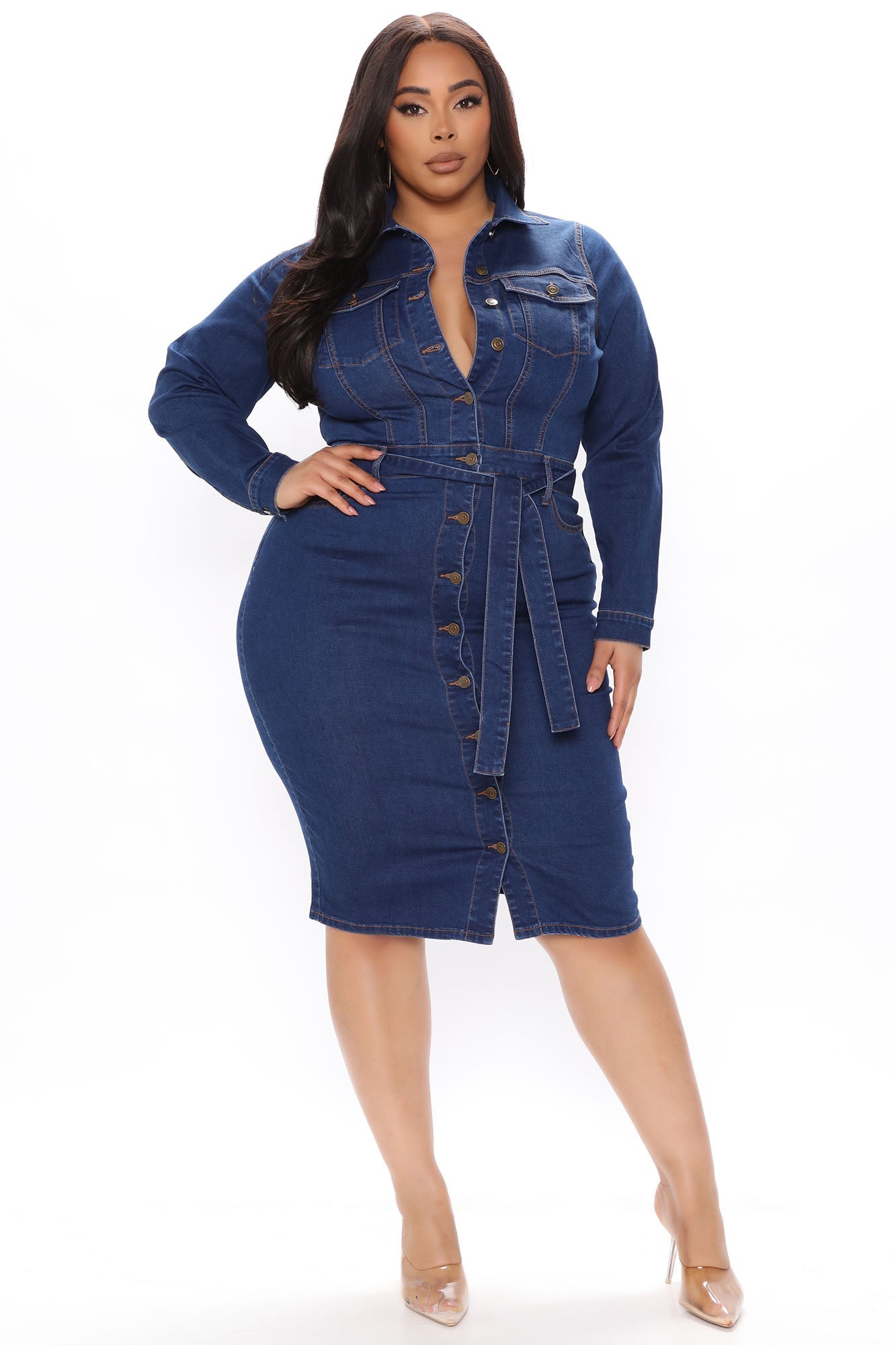 https://cdn.shopify.com/s/files/1/0293/9277/products/01-13-22Studio4_ME_MJ_10-51-26_25_AHA44_DarkWash_0224_PLUS_SG.jpg?v=1646771405