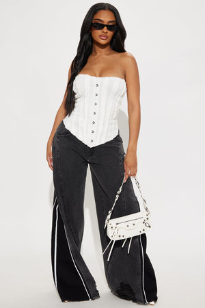 https://cdn.shopify.com/s/files/1/0293/9277/files/01-24-25_S6_51_WSN148_White_KJ_JR_15-09-13_64198_PXF.jpg?v=1738196643