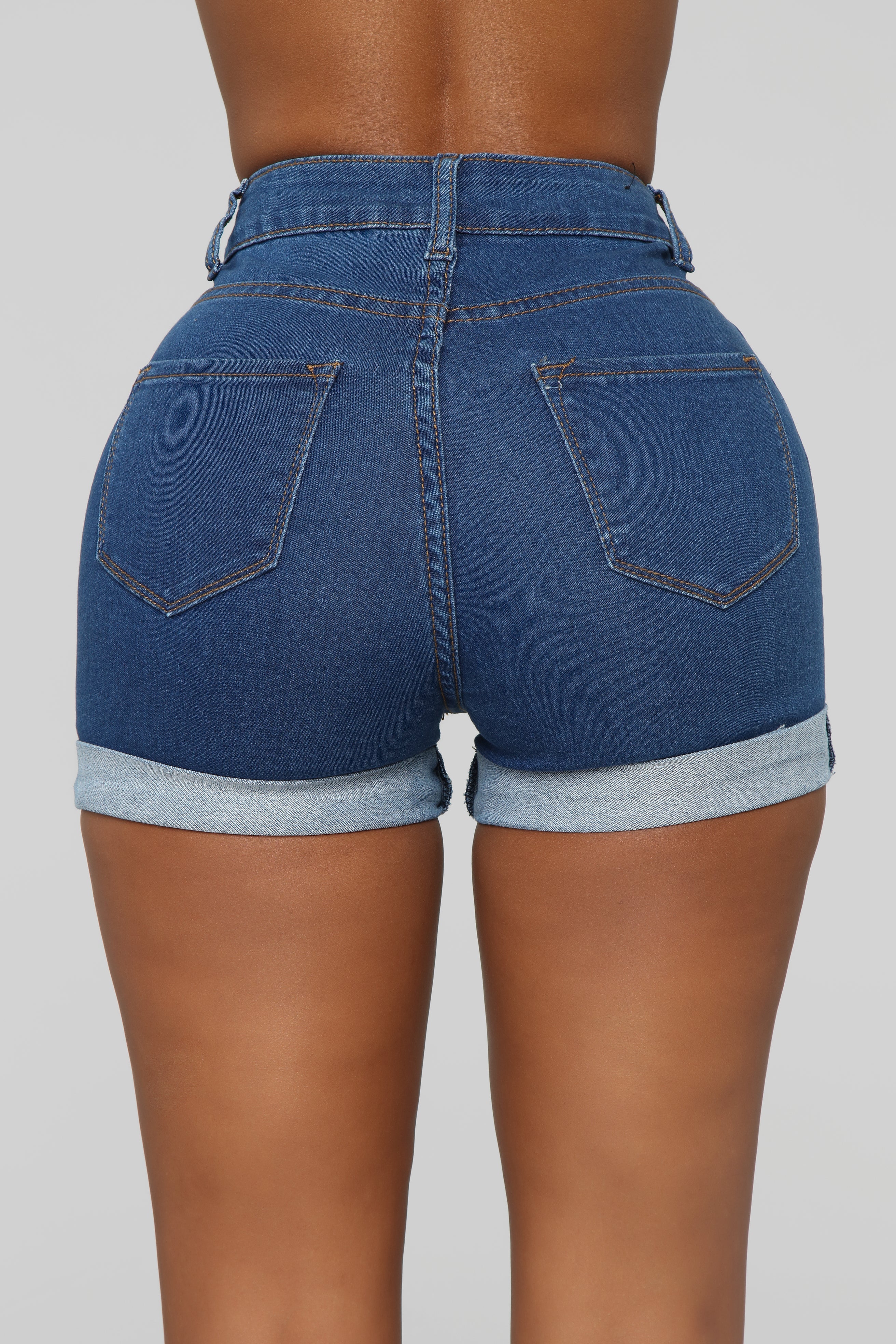 https://cdn.shopify.com/s/files/1/0293/9277/products/01-25-19_Studio_2_DV_13-07-14_BOG14_MediumBlueWash0631_JD.jpg?v=1622834553