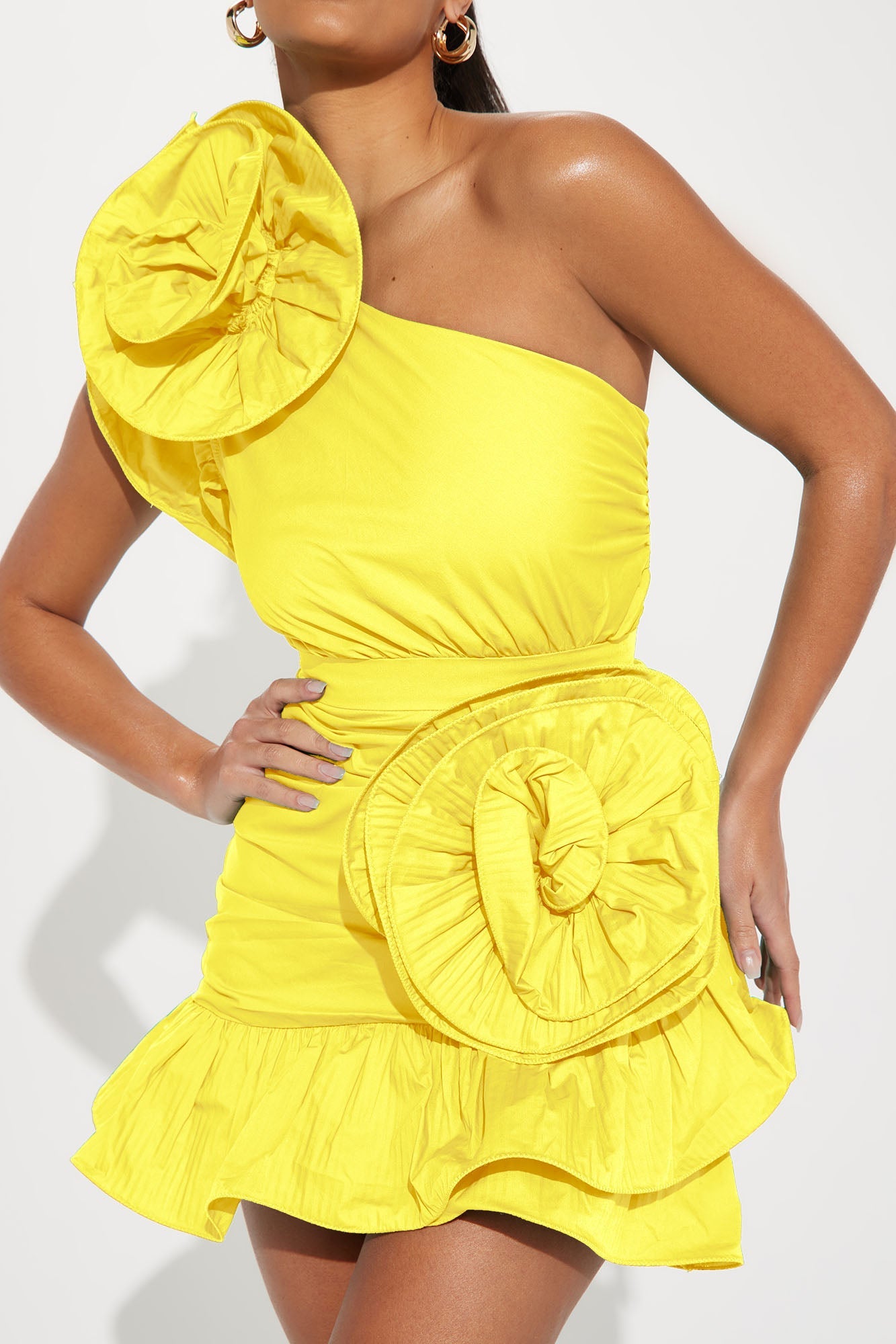 https://cdn.shopify.com/s/files/1/0293/9277/files/01-25-23Studio1_TH_MR_10-23-36_3_SD395122FN_Green_6076_CM_SL_SL.jpg?v=1732921390