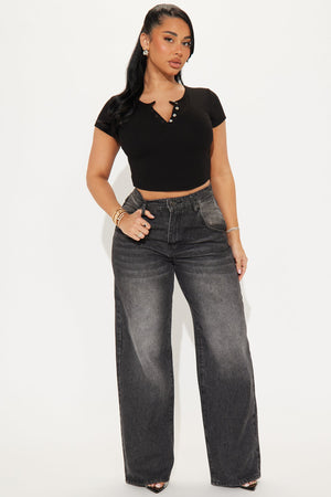 https://cdn.shopify.com/s/files/1/0293/9277/files/01-30-25_S5_30_HT12746_Black_KS_PC_14-00-33_4759_PXF.jpg?v=1738372908
