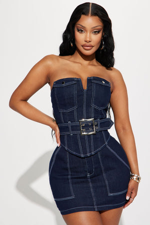 https://cdn.shopify.com/s/files/1/0293/9277/products/02-03-23Studio2_KJ_RL_11-45-45_7_ST50120TSA_DarkDenim_P_3193_ES.jpg?v=1675890172