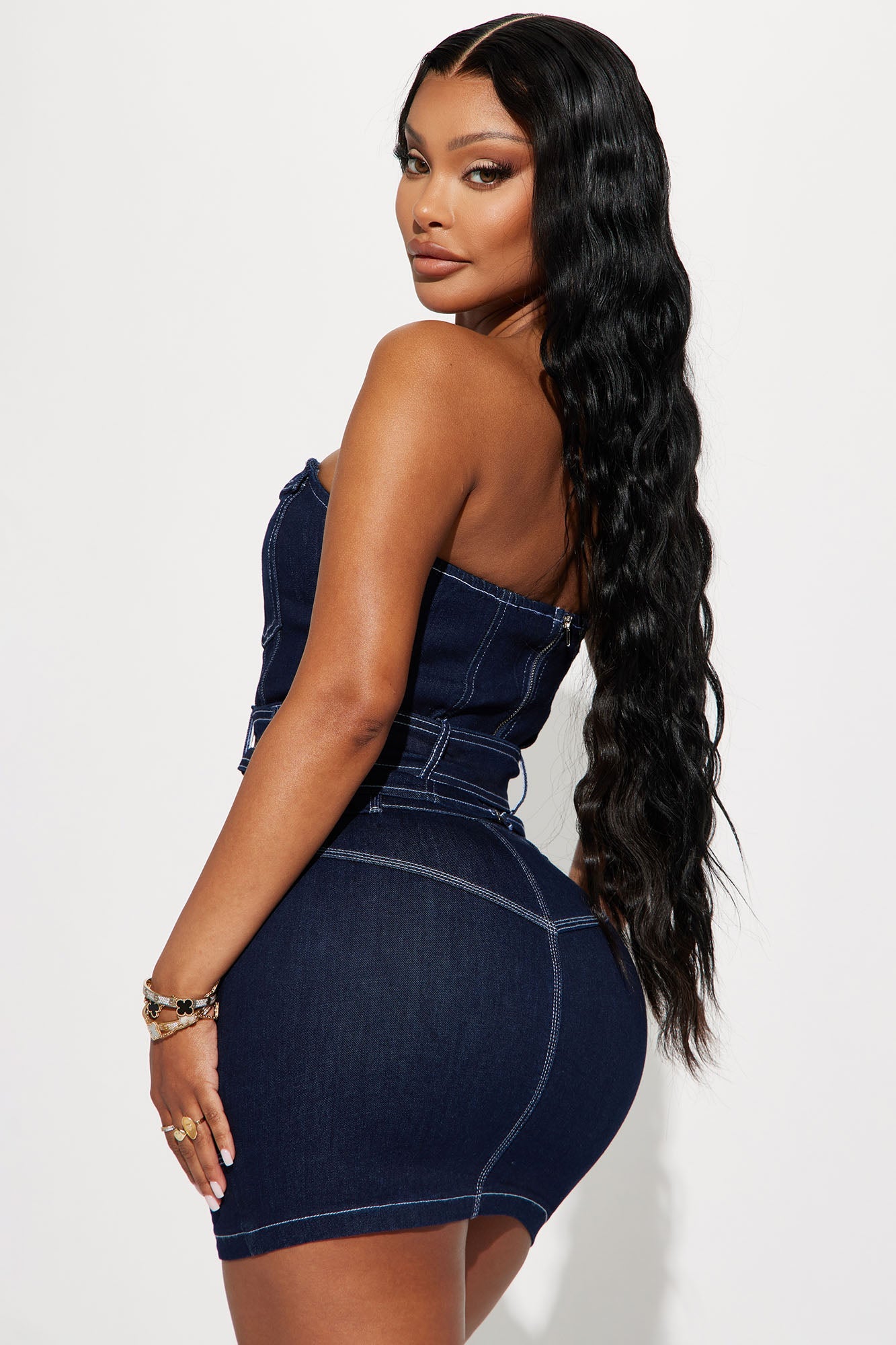https://cdn.shopify.com/s/files/1/0293/9277/products/02-03-23Studio2_KJ_RL_11-46-35_7_ST50120TSA_DarkDenim_P_3196_ES.jpg?v=1675890170