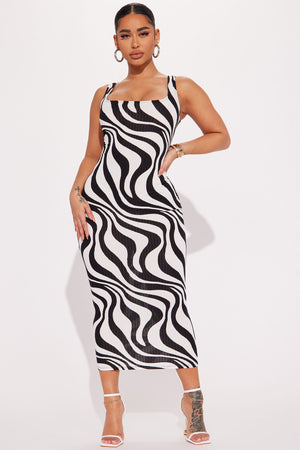 https://cdn.shopify.com/s/files/1/0293/9277/products/02-06-23Studio5_AC_RD_10-28-38_18_KSD1738A_BlackWhite_0692_ES.jpg?v=1676049505
