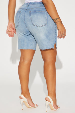 https://cdn.shopify.com/s/files/1/0293/9277/files/02-16-24_S4_46_ZDSHF836M1_LightBlueWash_P_DT_SS_13-30-17_PLUS_36724_PXF_ES.jpg?v=1708560008