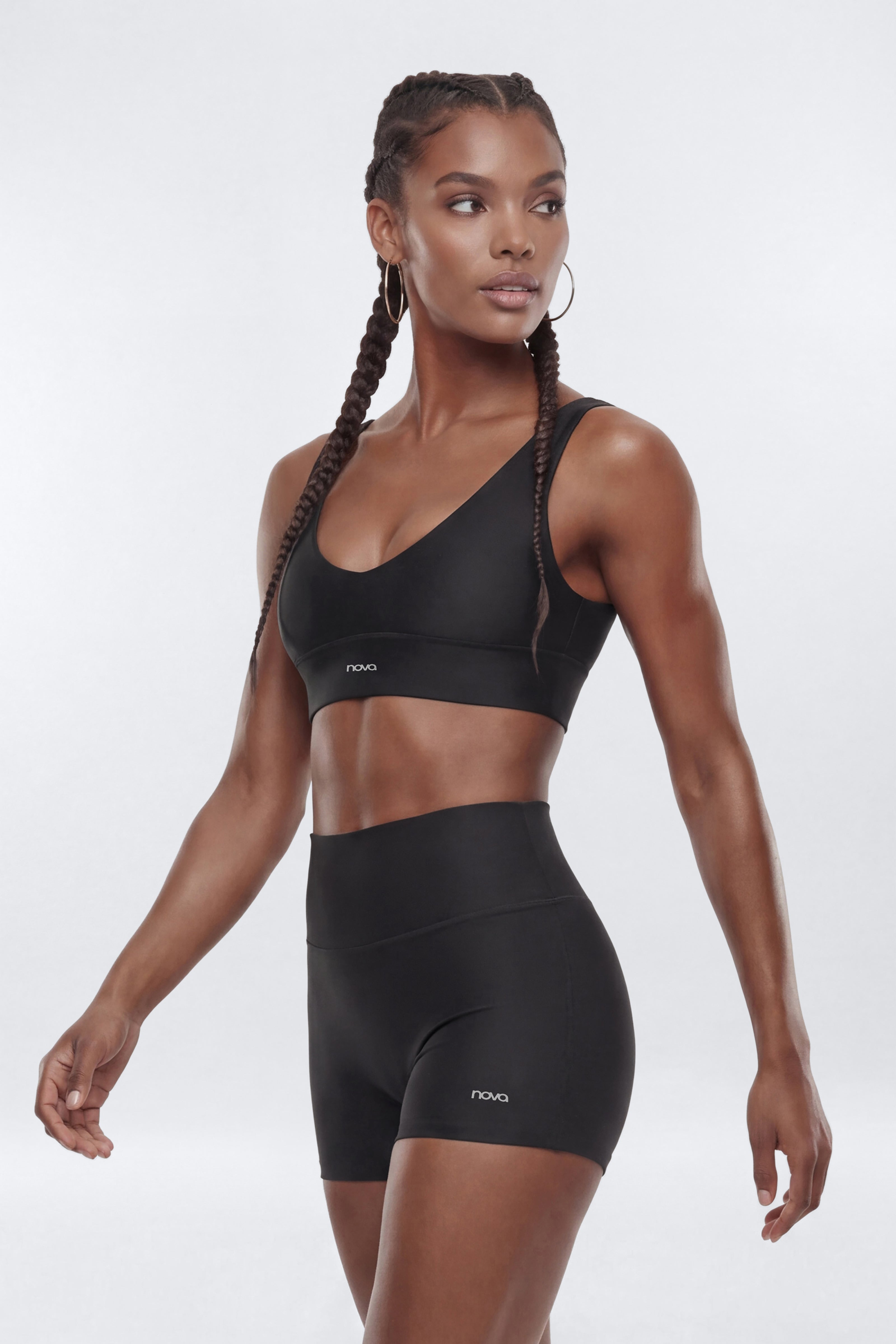 https://cdn.shopify.com/s/files/1/0293/9277/files/02-18-26_S6_PM_15_B12503SB1301_Black_JG_AA_18-23-34_9637-9_EH_ES_JA_CM.jpg?v=1773350782