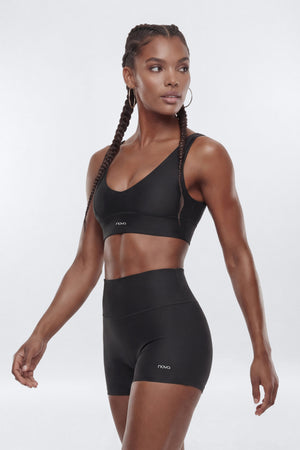 https://cdn.shopify.com/s/files/1/0293/9277/files/02-18-26_S6_PM_15_B12503SB1301_Black_JG_AA_18-23-34_9637-9_EH_ES_JA_CM.jpg?v=1773350782