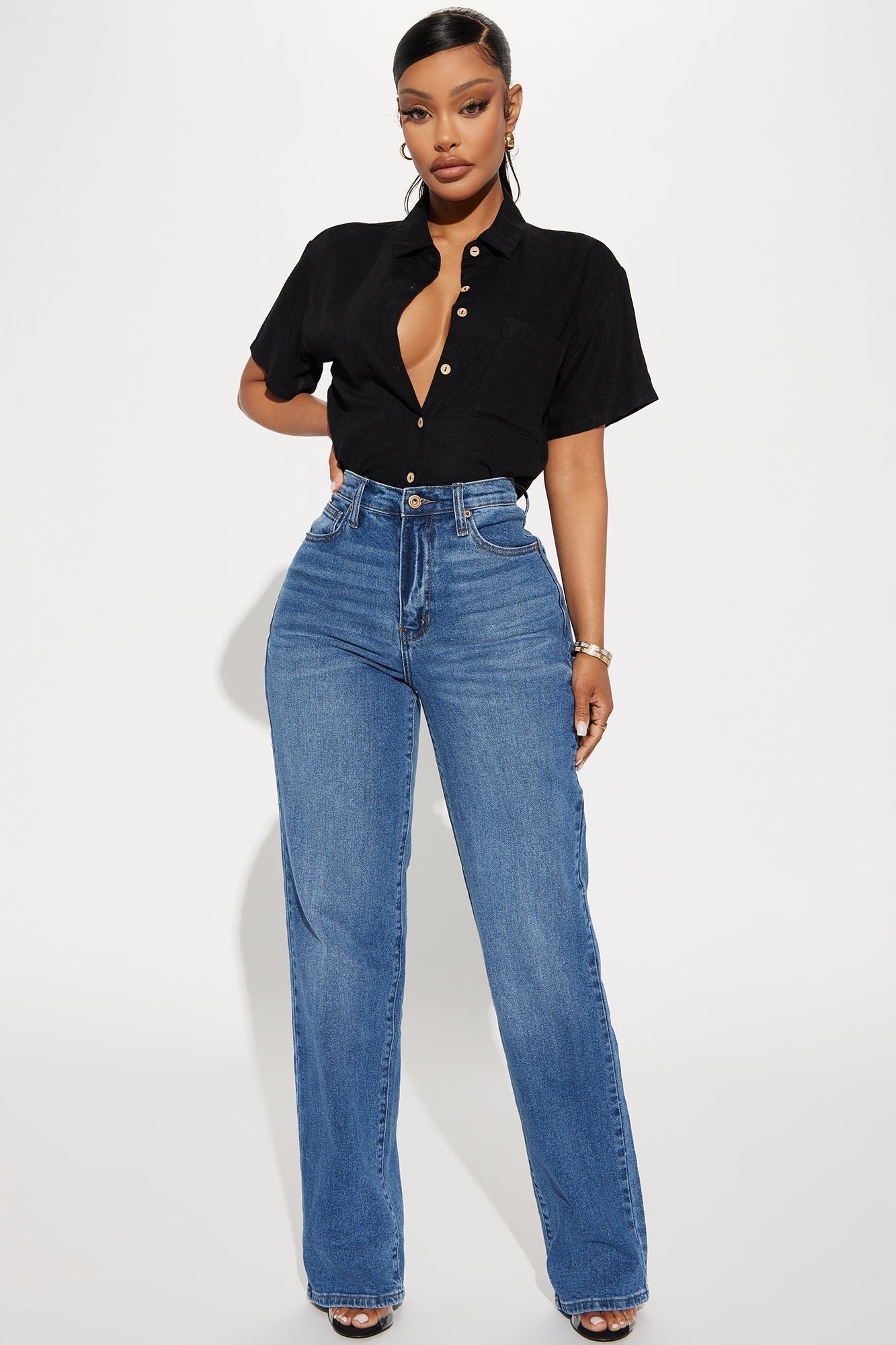 https://cdn.shopify.com/s/files/1/0293/9277/products/03-07-23Studio2_RM_RL_11-20-44_2_74195_Black_P_3781_MR.jpg?v=1678471840