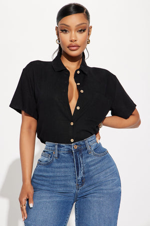 https://cdn.shopify.com/s/files/1/0293/9277/products/03-07-23Studio2_RM_RL_11-20-53_2_74195_Black_P_3784_MR.jpg?v=1678471840