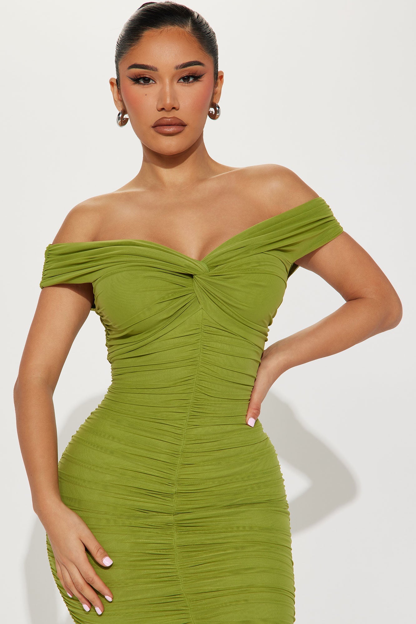 https://cdn.shopify.com/s/files/1/0293/9277/products/03-20-23Studio3_CB_AB_09-52-01_9_G8611QL97_Green_5657_CM.jpg?v=1679597299