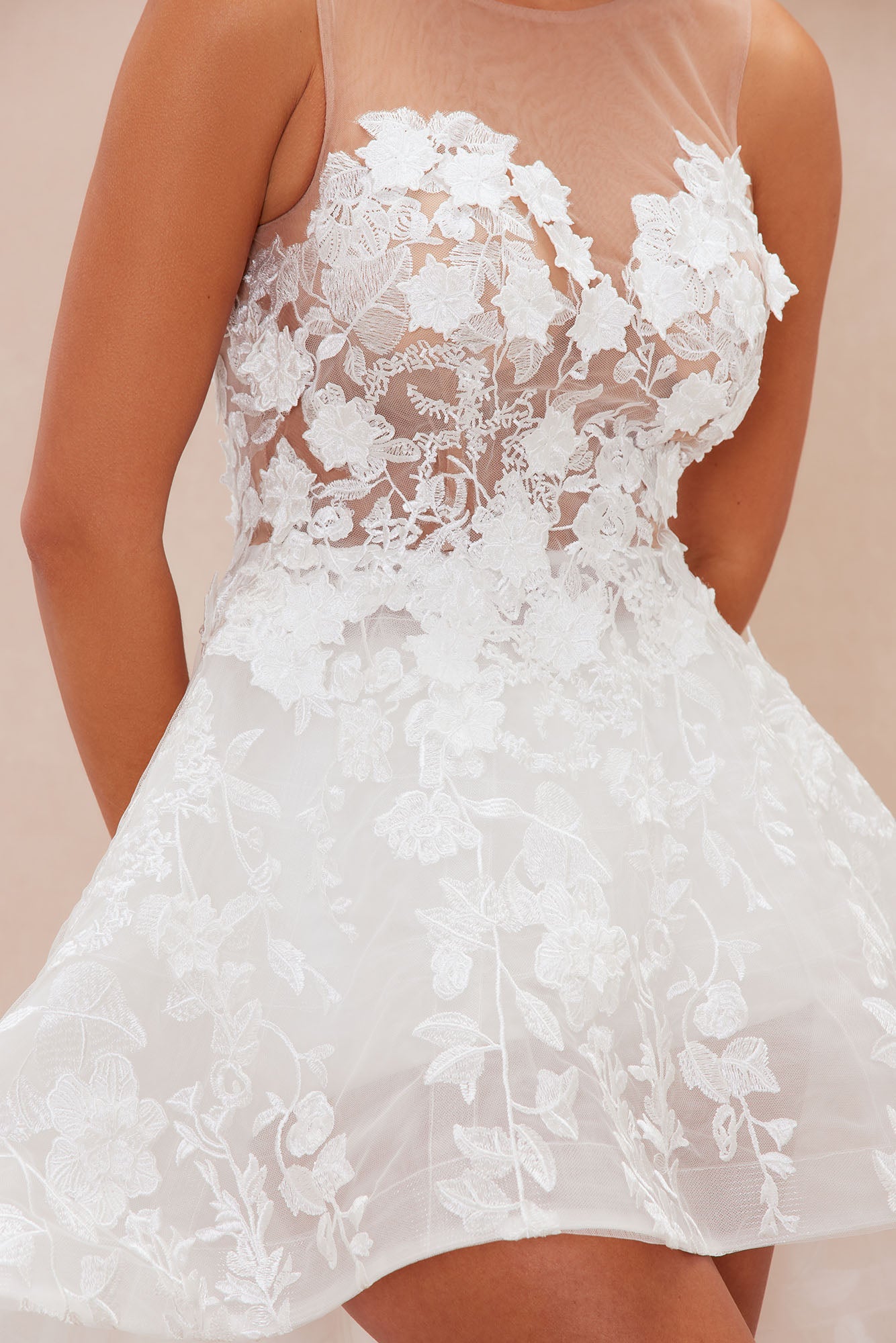 https://cdn.shopify.com/s/files/1/0293/9277/files/03-25-25_S5_14_24GWQ8719AB_White_KJ_DO_11-27-19_8873_BH.jpg?v=1743097670