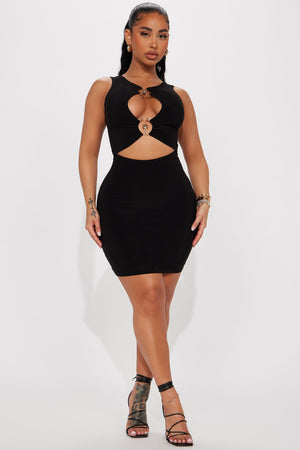 https://cdn.shopify.com/s/files/1/0293/9277/products/04-11-23Studio1_TA_AC_10-31-48_9_D13453_Black_33166_SG.jpg?v=1681507034