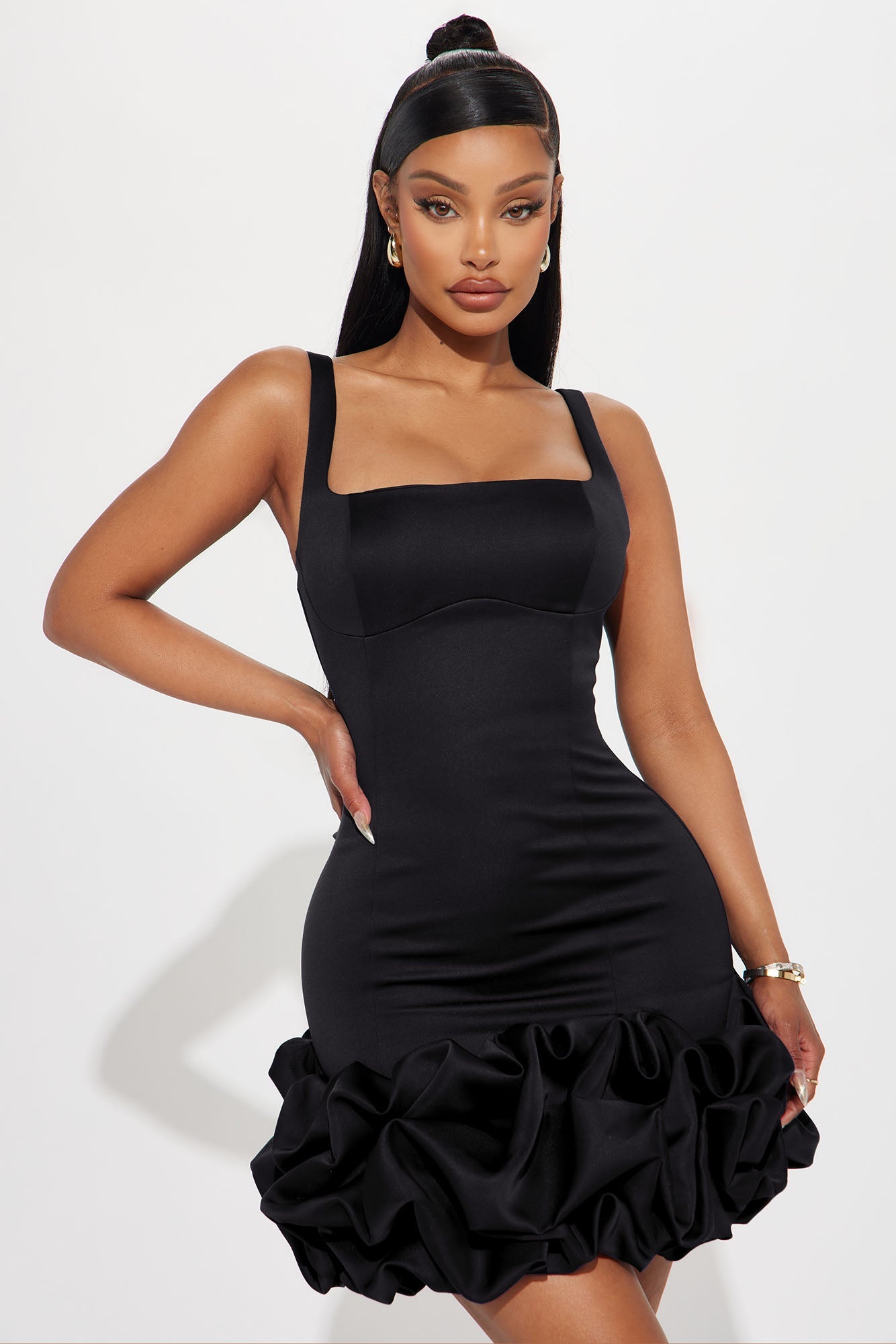 https://cdn.shopify.com/s/files/1/0293/9277/files/05-09-24_S2_6_DRESS0320_Navy_ID_RL_15-10-36_21535_BH_SL.jpg?v=1729021329