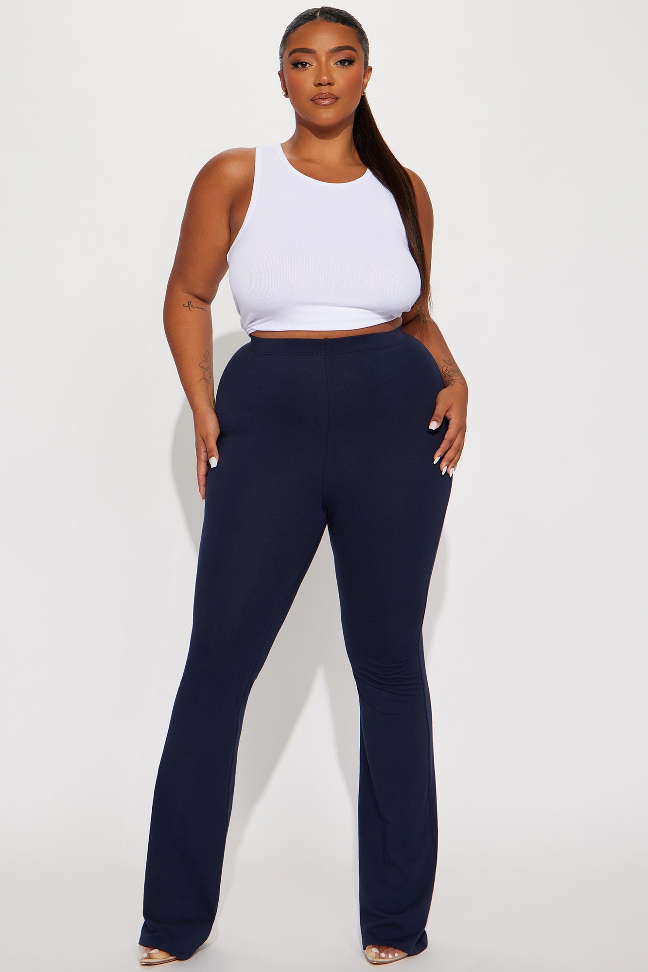 https://cdn.shopify.com/s/files/1/0293/9277/files/05-15-23Studio4_TA_AC_11-30-49_25_73625TA_Navy_P_38898_PLUS_PXF.jpg?v=1684528081