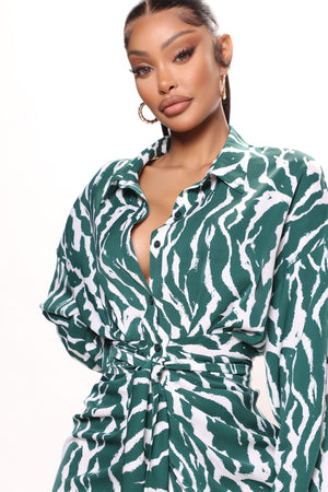 https://cdn.shopify.com/s/files/1/0293/9277/products/06-08-22Studio3_ME_RL_15-05-56_19_VD7699_Greencombo_P_0355_PB.jpg?v=1654820300