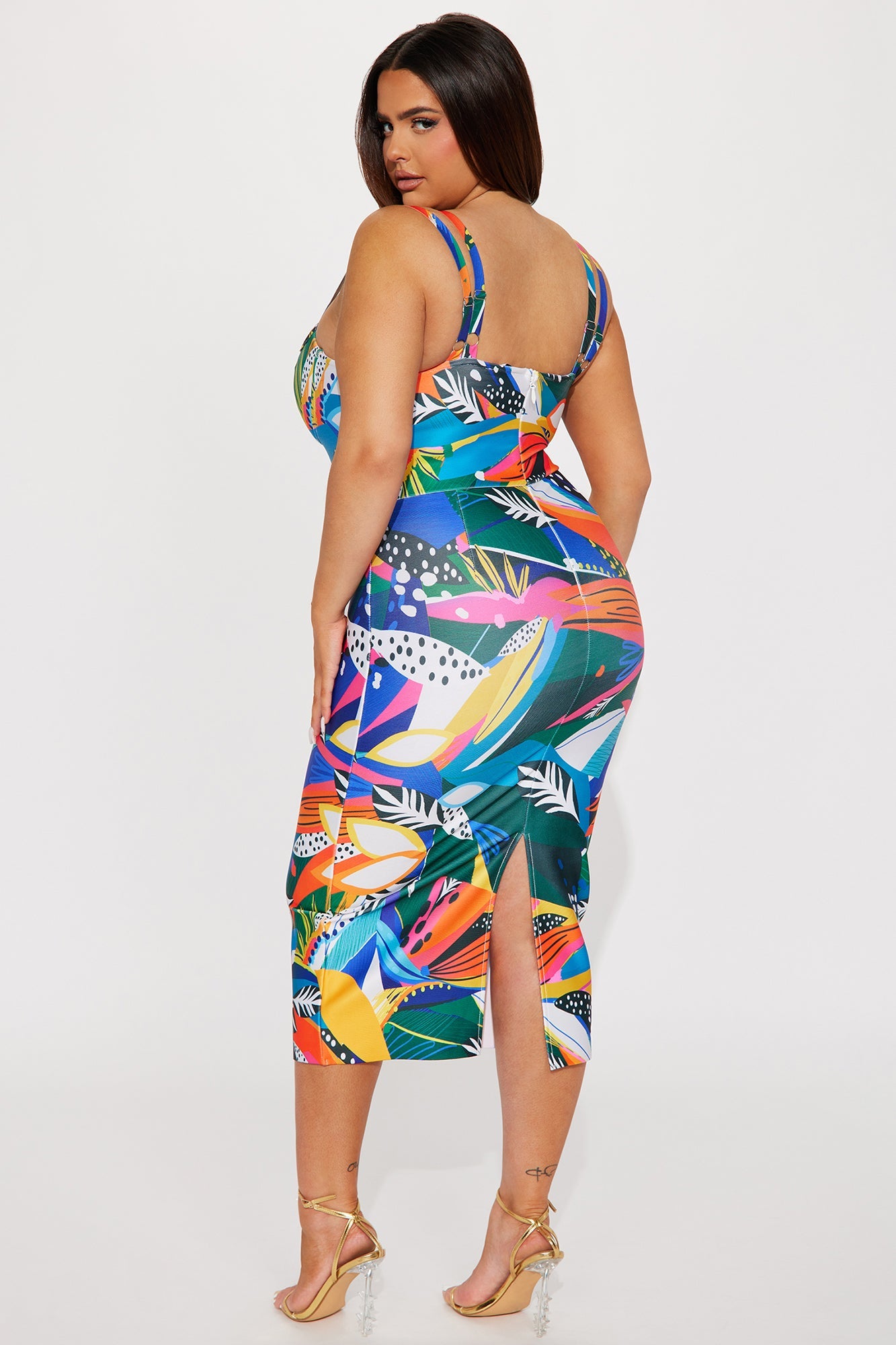 https://cdn.shopify.com/s/files/1/0293/9277/files/06-12-23Studio4_TH_PC_12-00-41_32_BD363_MultiColor_20971_PLUS_PXF.jpg?v=1687293081