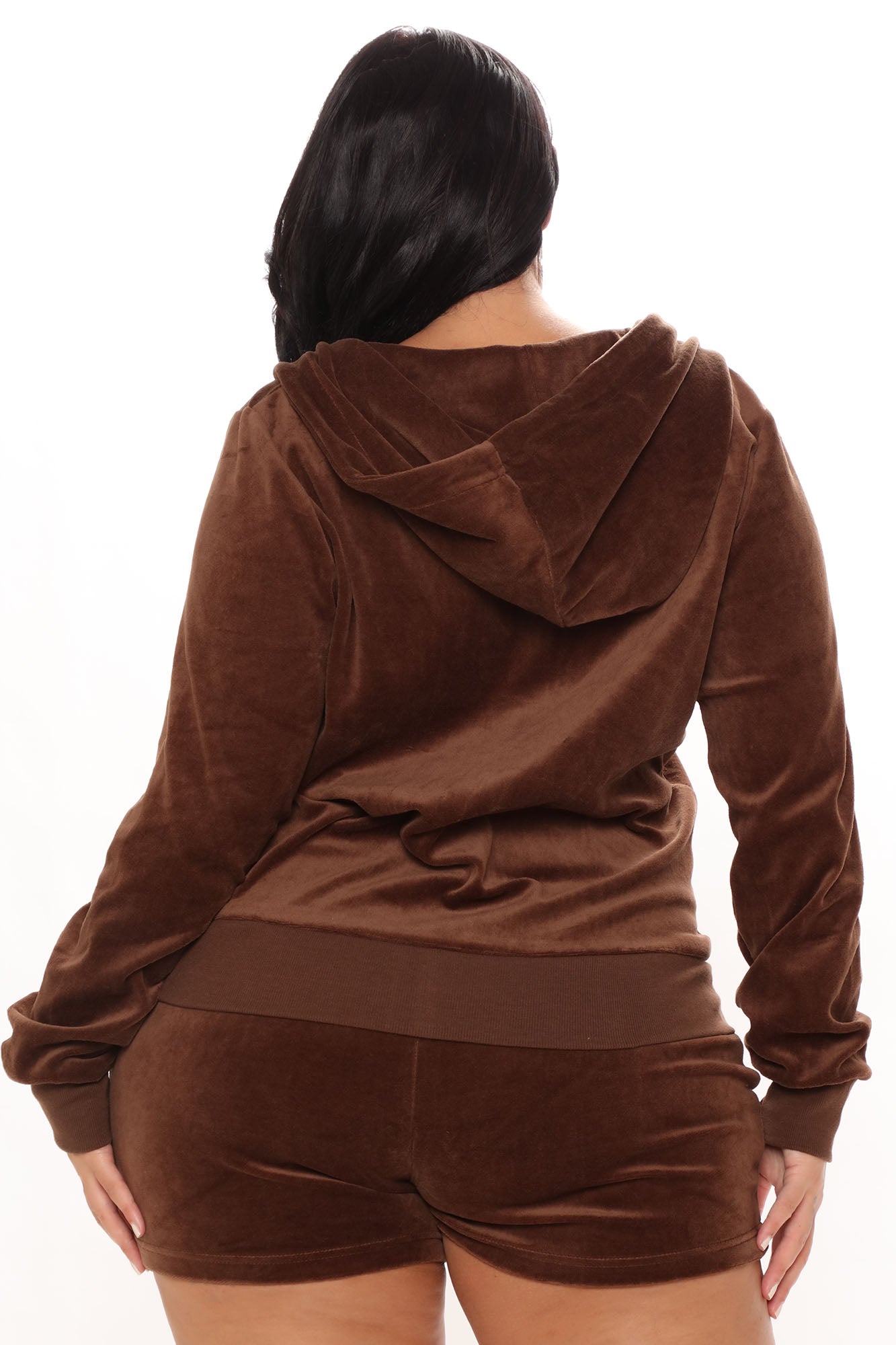 https://cdn.shopify.com/s/files/1/0293/9277/products/06-21-21Studio3_ME_KP_11-11-20_29_7021_Chocolate_P_3721_PLUS_NT.jpg?v=1626904917