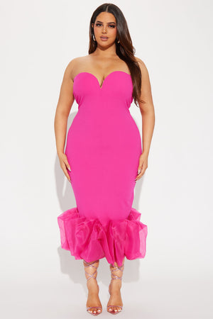 https://cdn.shopify.com/s/files/1/0293/9277/files/08-14-23Studio4_CB_IM_10-43-15_17_D22101_Fuchsia_9076_PLUS_DQ.jpg?v=1692652392