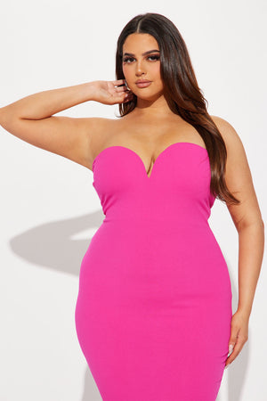https://cdn.shopify.com/s/files/1/0293/9277/files/08-14-23Studio4_CB_IM_10-43-58_17_D22101_Fuchsia_9086_PLUS_DQ.jpg?v=1692652392