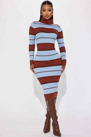 https://cdn.shopify.com/s/files/1/0293/9277/files/08-15-23Studio7_TK_RL_14-42-59_7_RDAG1880FN_Redcombo_33470_CM.jpg?v=1692650437