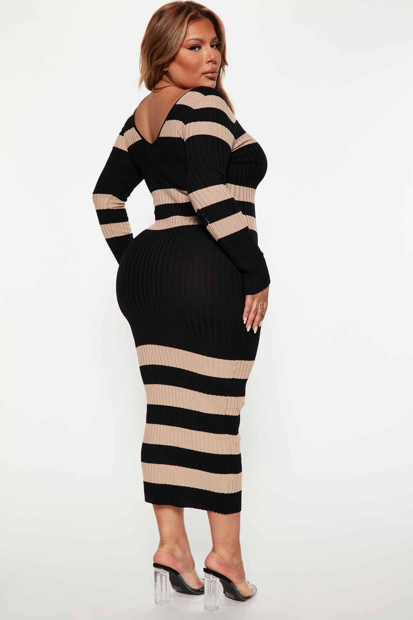 https://cdn.shopify.com/s/files/1/0293/9277/products/08-24-22Studio4_ME_KP_11-44-09_35_ZD21449S1_Blackcombo_5845_PLUS_EH.jpg?v=1661453310