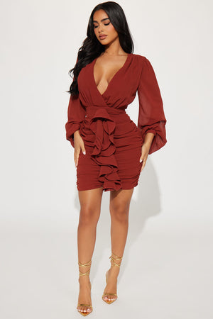 https://cdn.shopify.com/s/files/1/0293/9277/files/08-24-23Studio3_KT_IM_11-32-55_17_DM3281_Cognac_17302_JB.jpg?v=1693436698