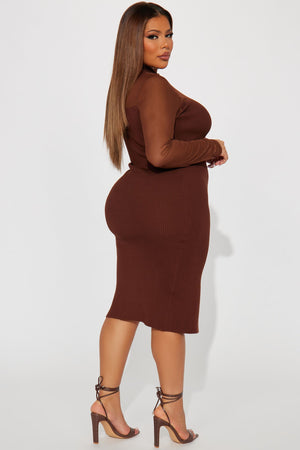 https://cdn.shopify.com/s/files/1/0293/9277/files/09-08-23Studio4_KT_AC_14-28-26_42_RDAF2821FN_Brown_R_12118_PLUS_CM.jpg?v=1694630621