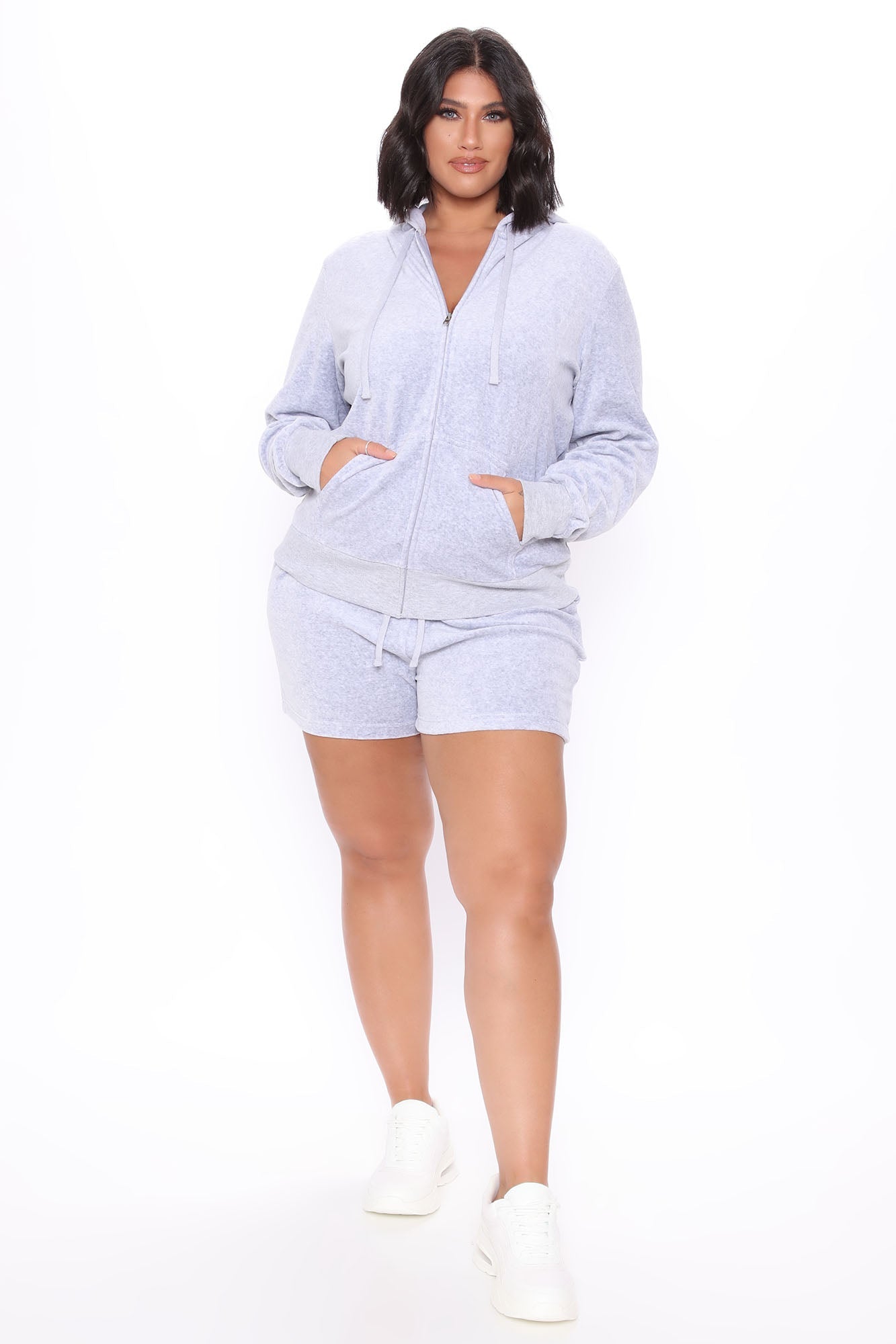 https://cdn.shopify.com/s/files/1/0293/9277/products/09-09-20Studio3_AP_SA_12-02-25_32_7021_HeatherGrey_P_0752_PLUS_NT.jpg?v=1653522735