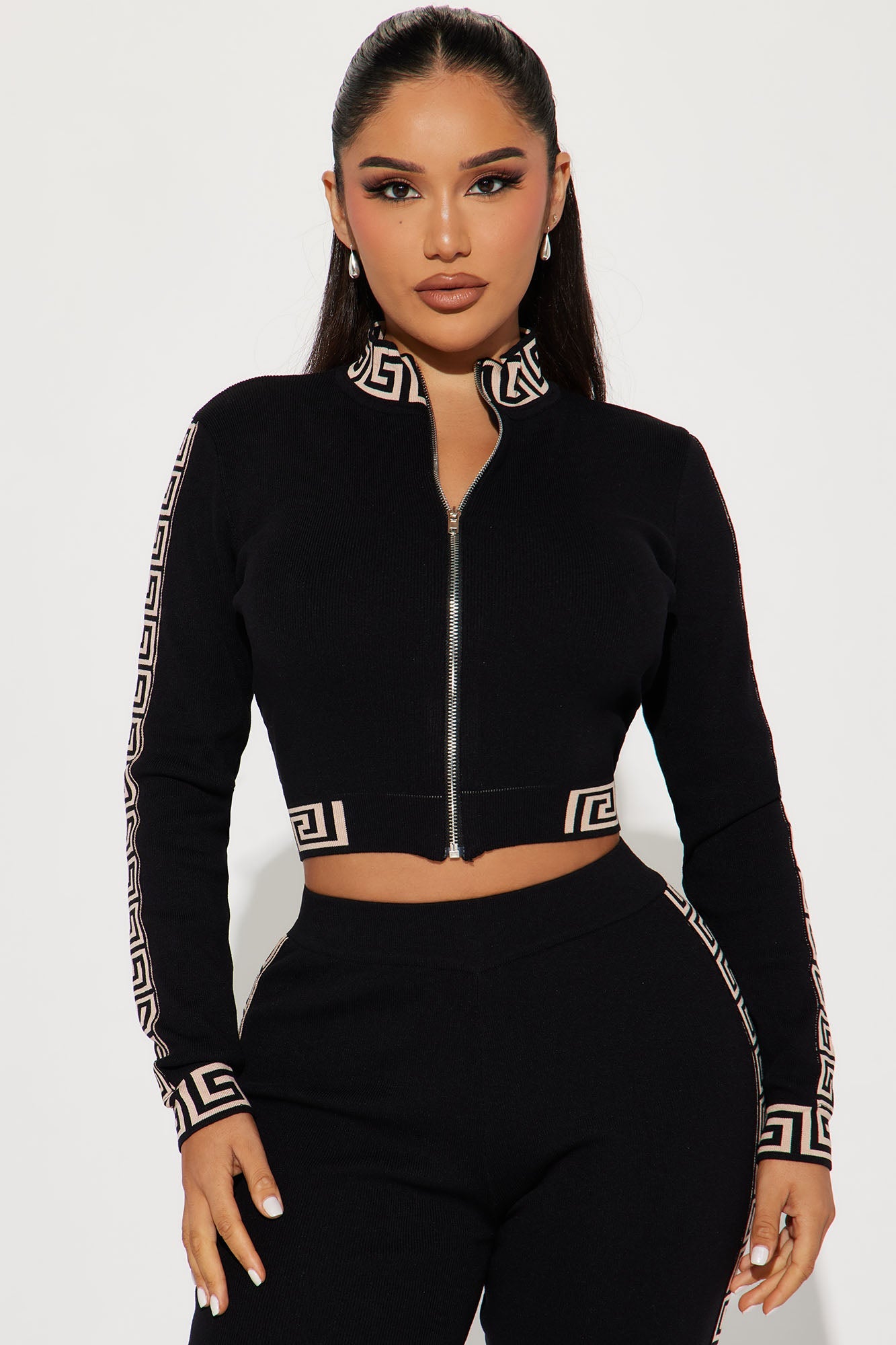 https://cdn.shopify.com/s/files/1/0293/9277/files/09-13-23Studio3_KS_AC_08-25-20_54_SW3538_Blackcombo_25460_CM.jpg?v=1695238423