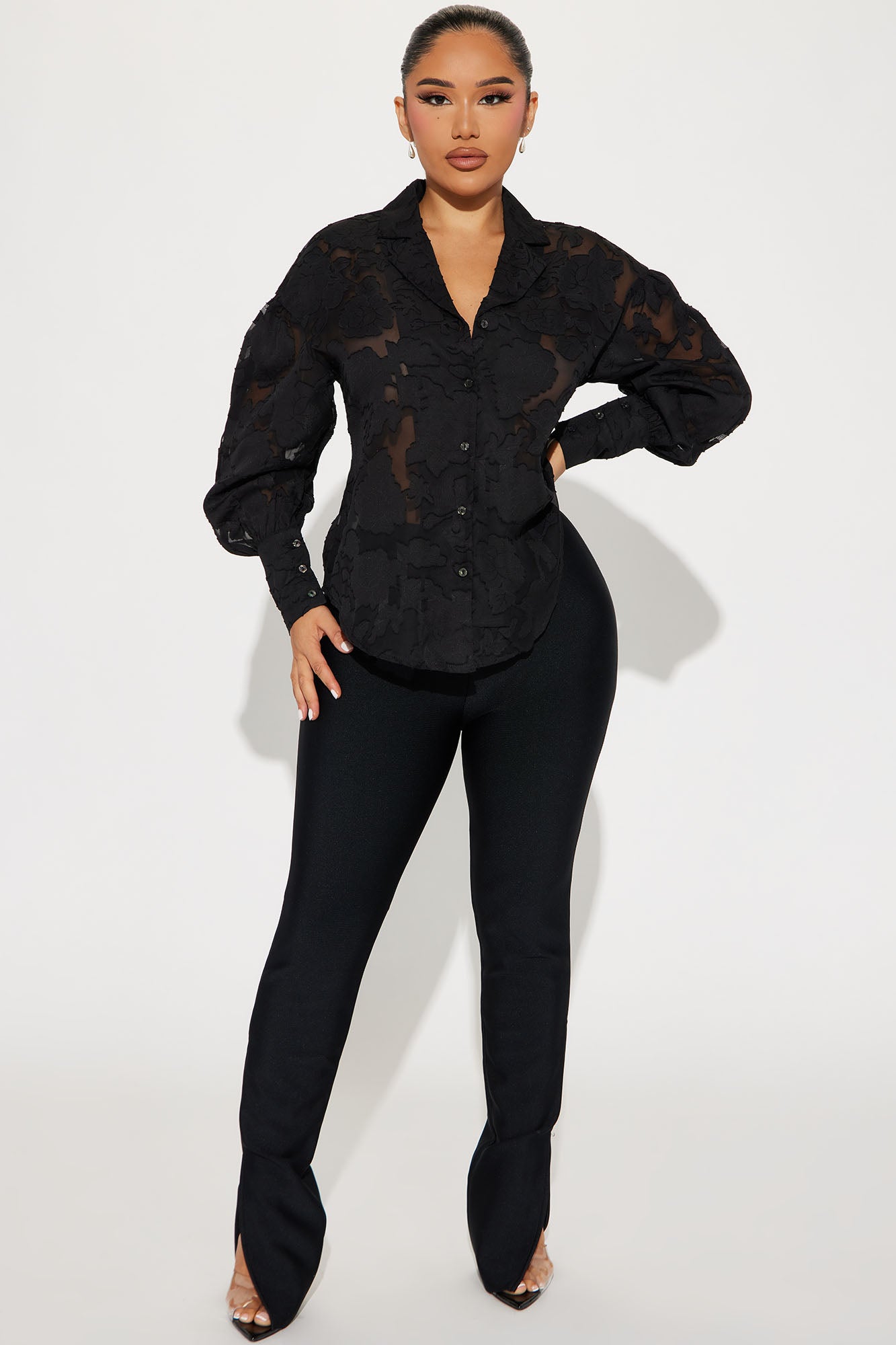 https://cdn.shopify.com/s/files/1/0293/9277/files/09-14-23Studio3_KS_IM_09-40-12_7_HF24C710_Black_6926_MP.jpg?v=1695322780