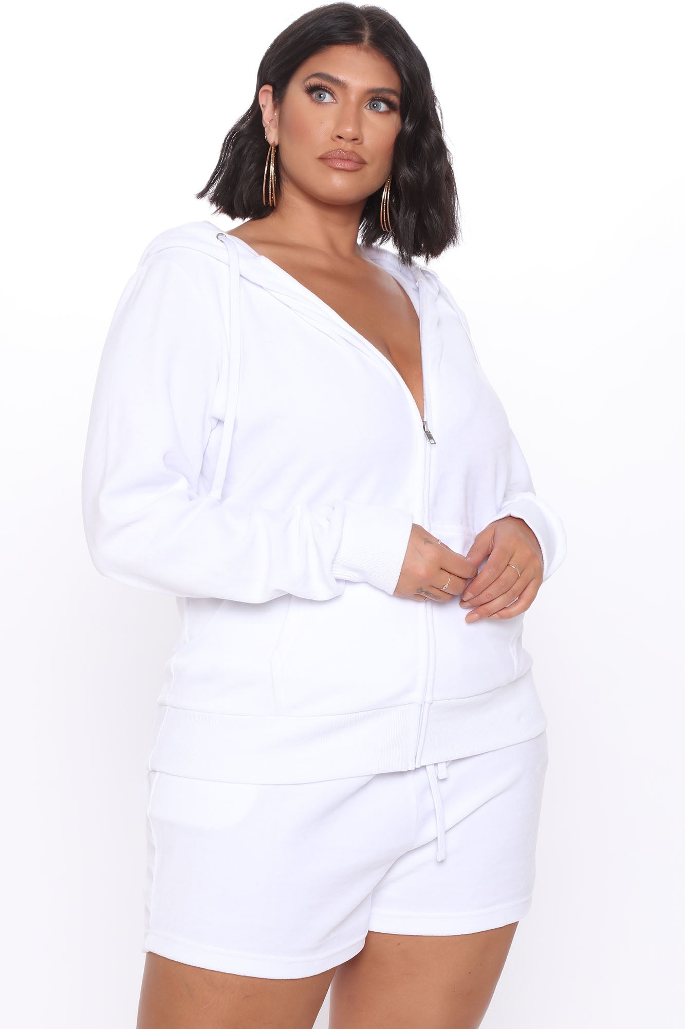 https://cdn.shopify.com/s/files/1/0293/9277/products/09-16-20Studio3KS_OD_15-16-28_81_7021_White_PLUS_0808_RA.jpg?v=1719428042