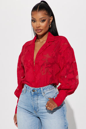 https://cdn.shopify.com/s/files/1/0293/9277/files/09-19-23Studio2_CXB_RL_13-41-18_6_HF24C710_Red_59659_MP.jpg?v=1695677704