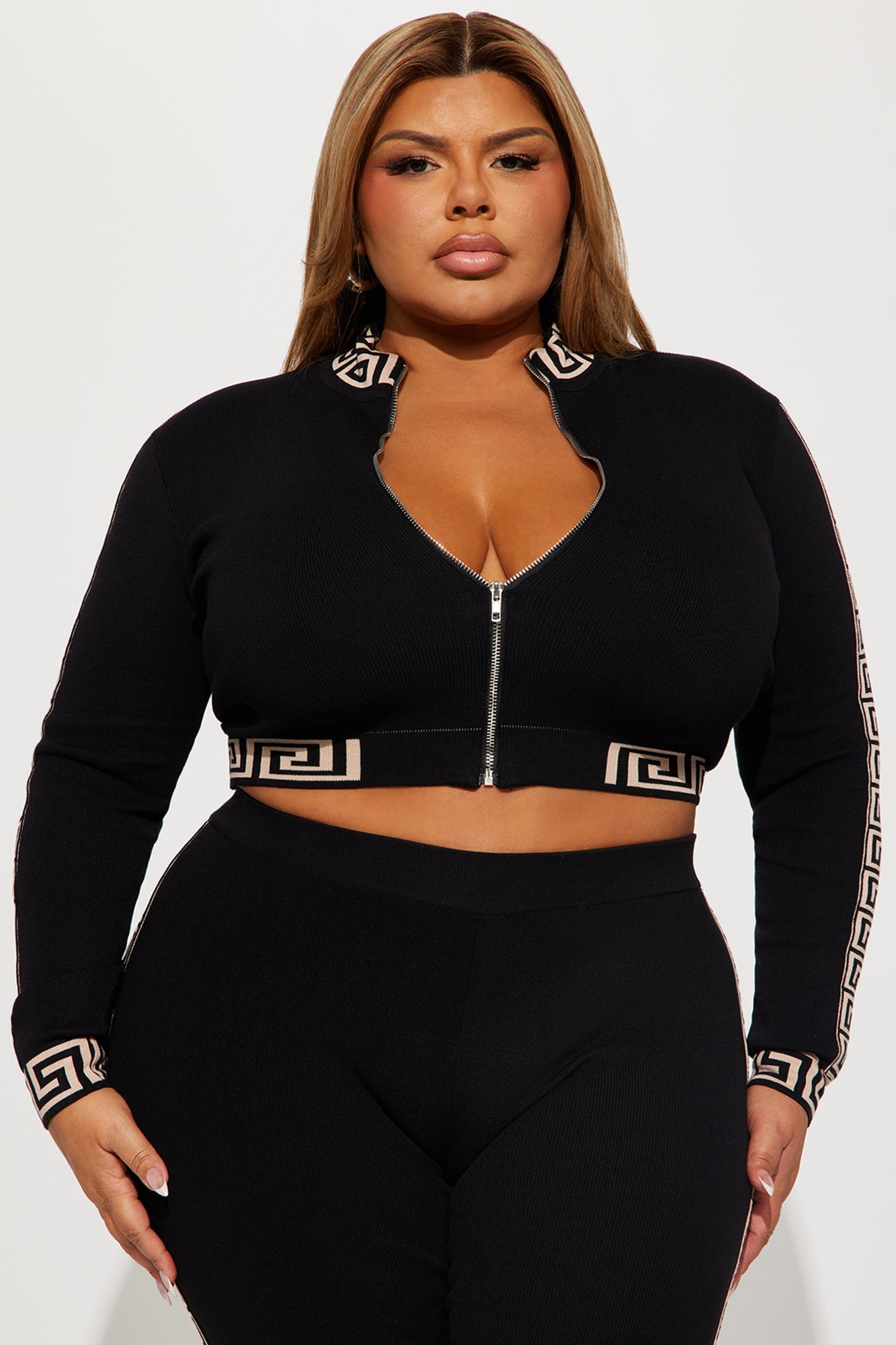 https://cdn.shopify.com/s/files/1/0293/9277/files/10-09-23Studio4_CB_AC_11-27-01_19_SW3538_Blackcombo_P_14350_PLUS_PXF.jpg?v=1697224221