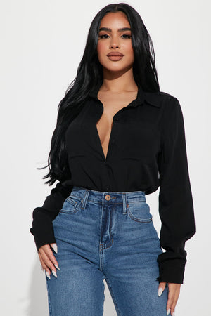 https://cdn.shopify.com/s/files/1/0293/9277/products/11-08-22Studio1_ME_RL_14-33-21_25_TGI5145_Black_4181_PB.jpg?v=1668016403