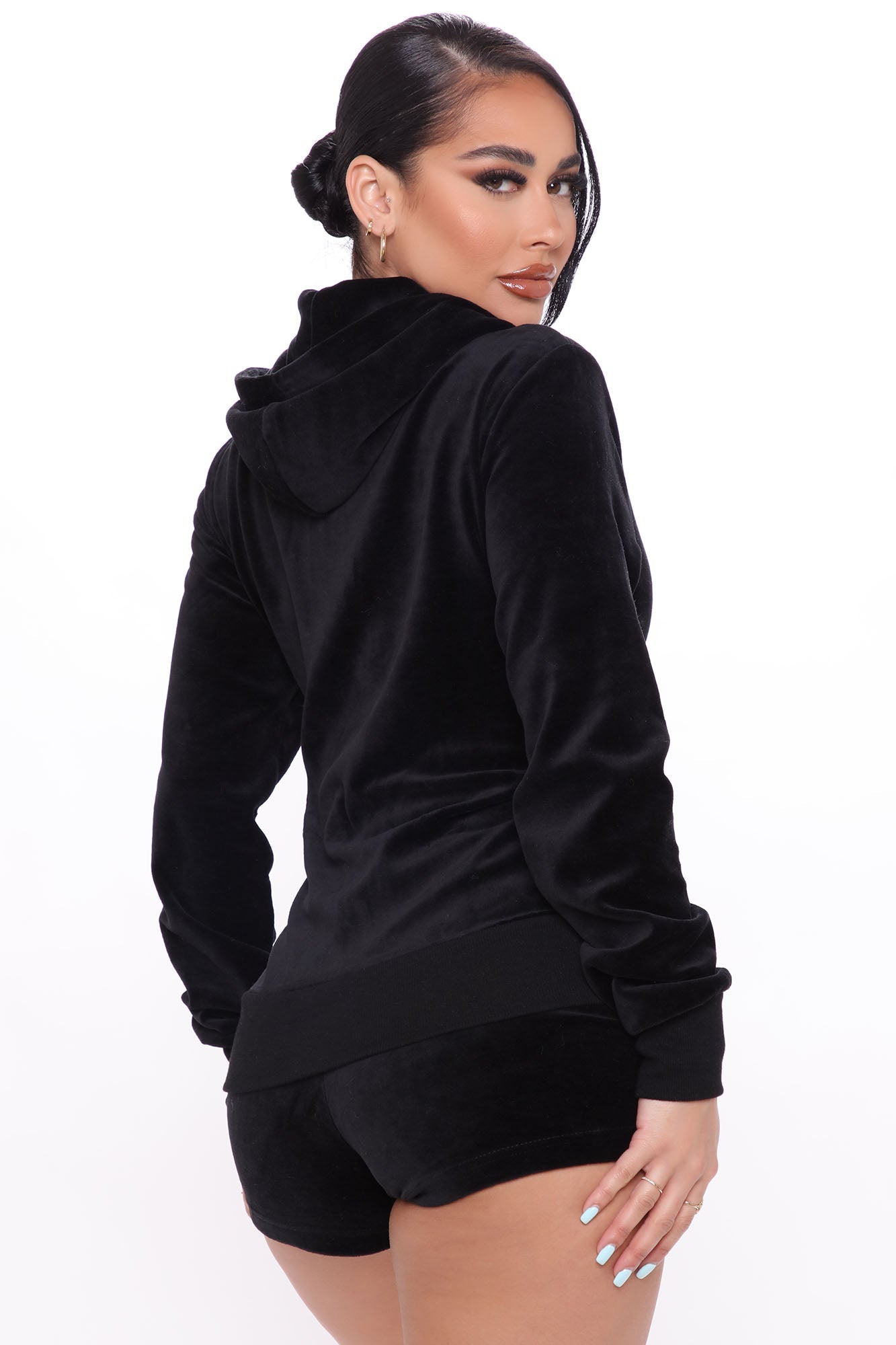 https://cdn.shopify.com/s/files/1/0293/9277/products/11-10-20Studio1_CE_SA_13-46-24_43_7021_Black_0126_KL.jpg?v=1605053017